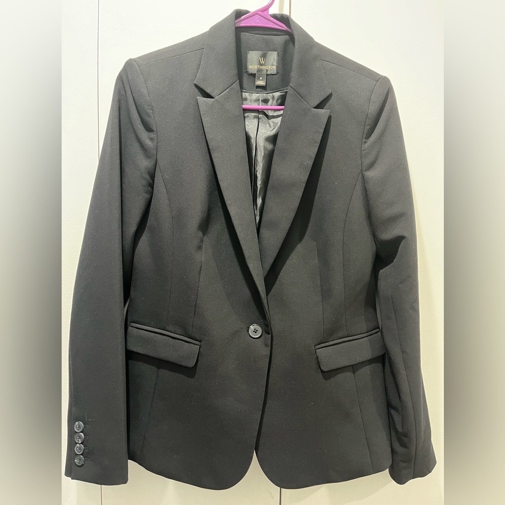 NWOT coat for formal wear. Great fitting with expensive look